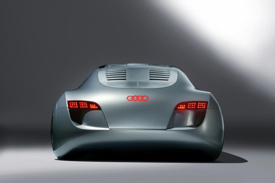  Audi RSQ Sport Coupe Concept 2004 года  (фото 11 из 19)